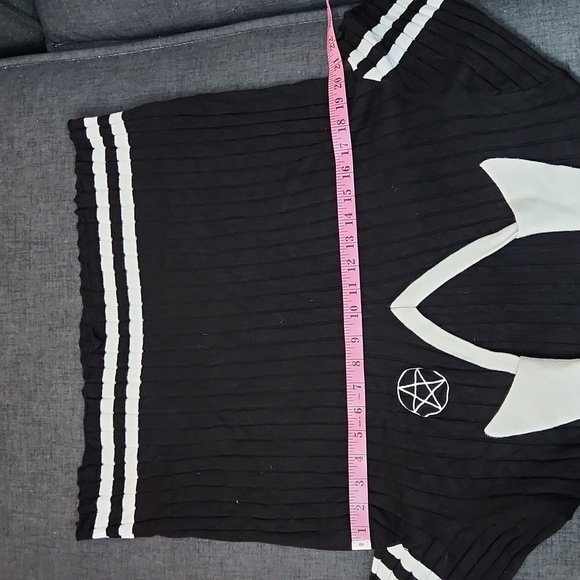 Hot Topic Black Short Sleeve School Sweater W/ Embroidered Pentagram Plus Sz2X - Picture 7 of 8